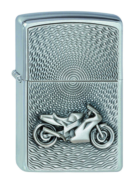 Vue de face 3/4 briquet Zippo chromé avec emblème moto