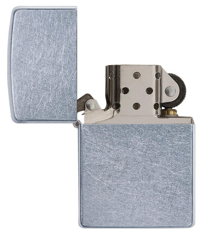 Vue de face briquet Zippo Street Chrome modèle de base, ouvert