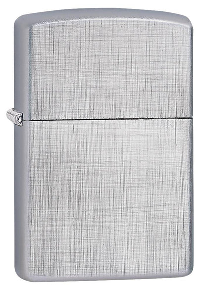 Vue de face 3/4 briquet Zippo chrome brossé Linen Weave modèle de base