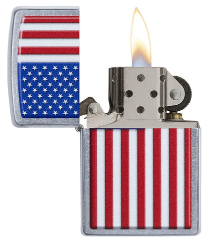 Briquet Zippo chromé avec drapeau américain, ouvert avec flamme