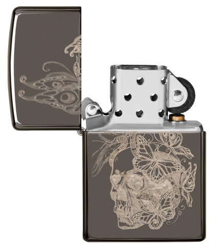 Vista frontal del mechero a prueba de viento Zippo Skull Butterfly Design apagado, sin llama