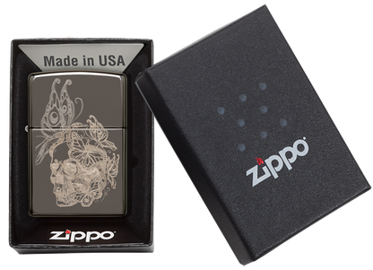 Mechero a prueba de viento Zippo Skull Butterfly Design en su caja de regalo